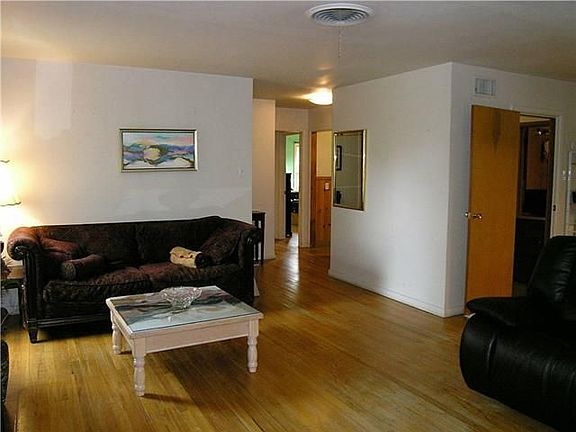4th image of 1518 Oakland Blvd