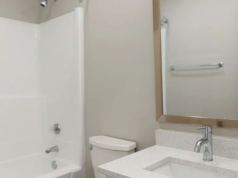 Summerfield Apartments — Photo 11