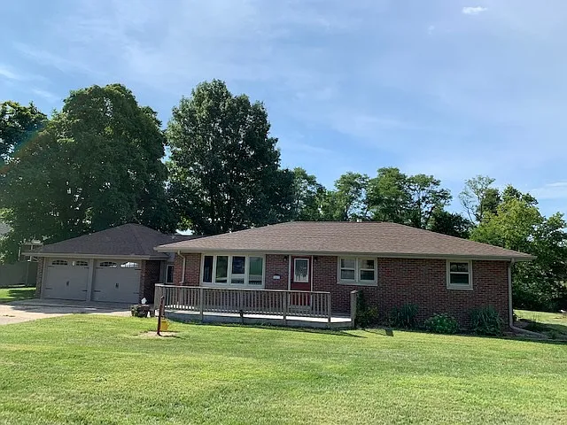 1841 Kern Rd photo 1