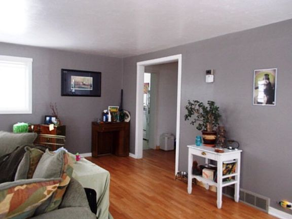 3rd image of 407 W Ironwood St