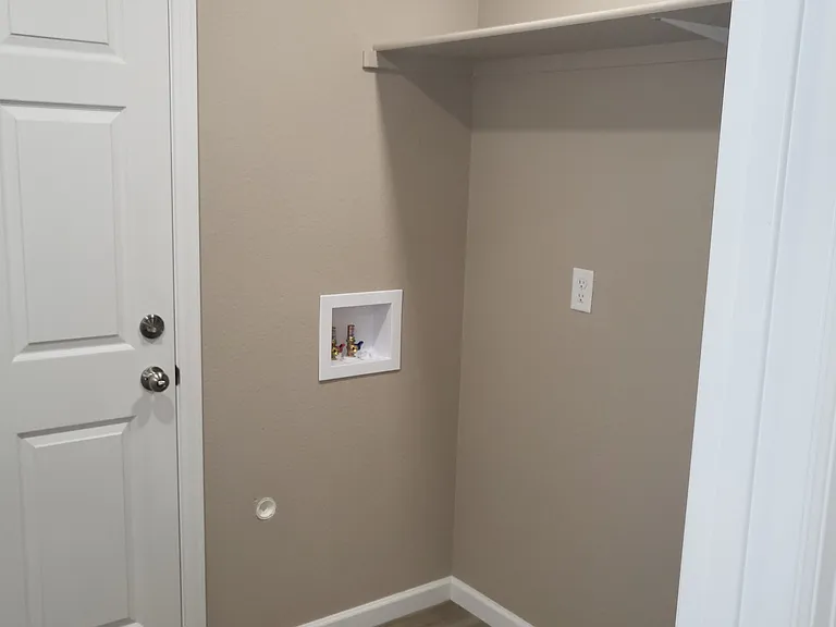 565 S Aguilar Dr — Photo 6