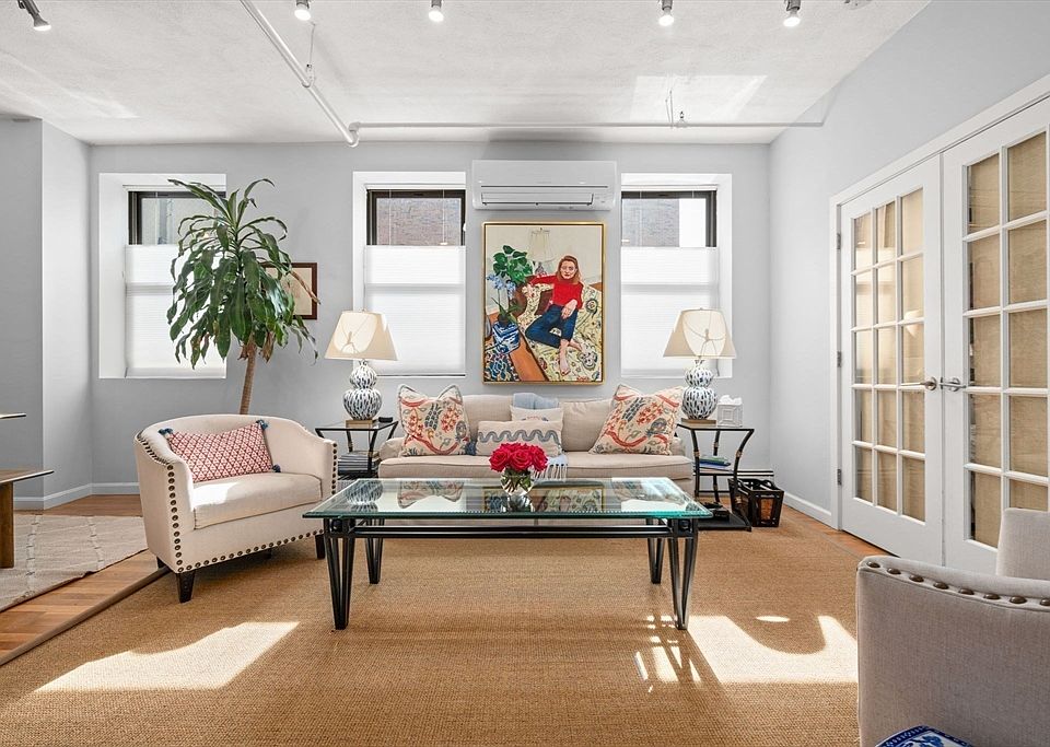 1st image of 34 Plympton St #1