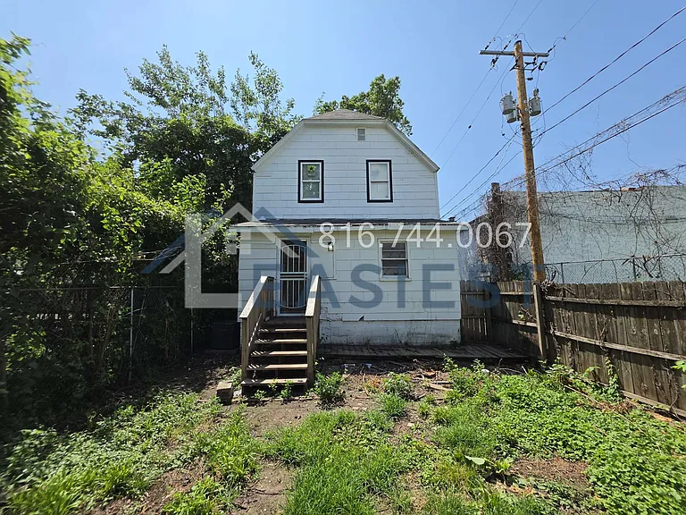 1209 College Ave — Photo 25