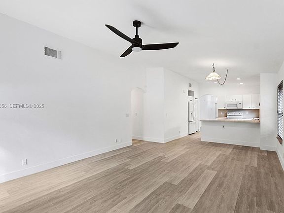 3rd image of 1050 SW 164th Ave #1050