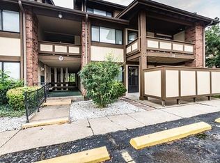 11 Fairways Cir APT D, Saint Charles, MO 63303