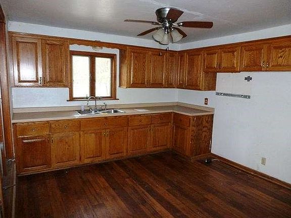 2nd image of 3649 E Garden Pl