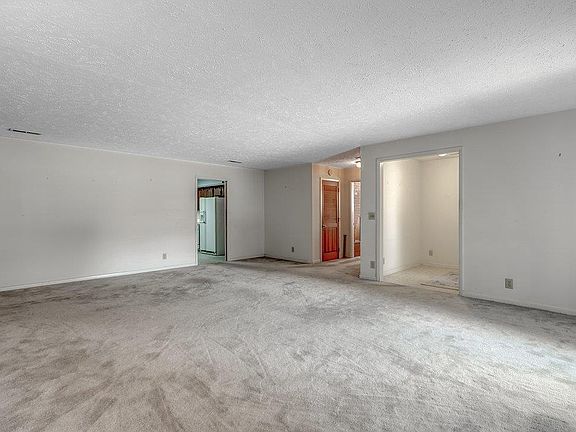 4th image of 107 Charlotte Dr