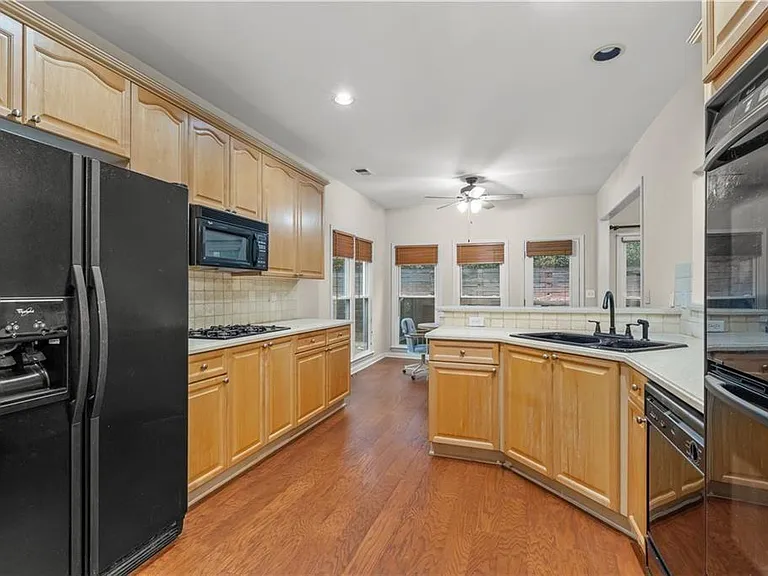 4610 Planters Hill Dr — Photo 9