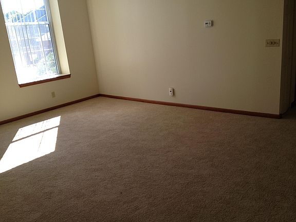 2nd image of 10 Washington Grn Unit 103