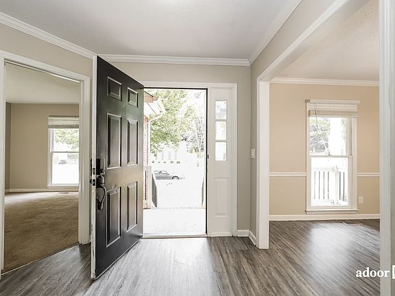 3rd image of 6321 Cardinal Wood Dr