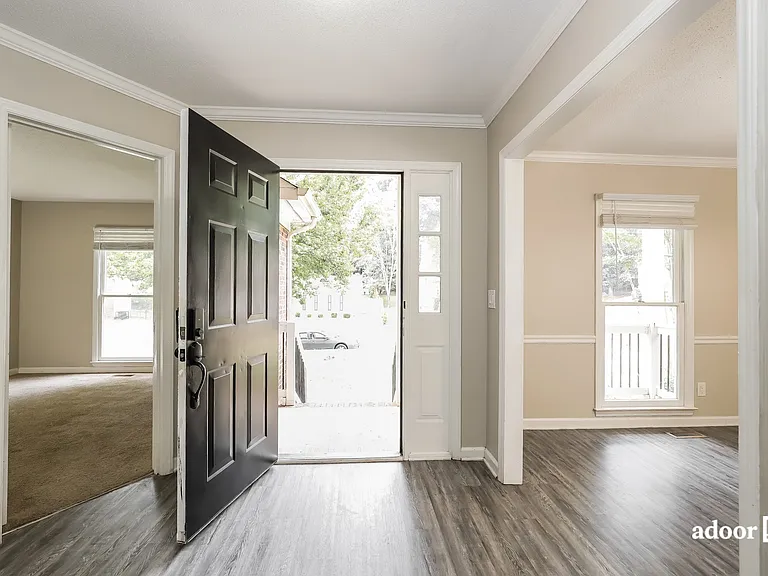 6321 Cardinal Wood Dr — Photo 3