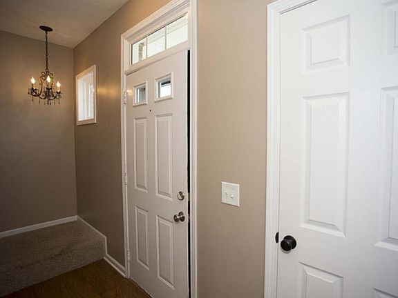 4th image of 136 Pearl Chambers Dr