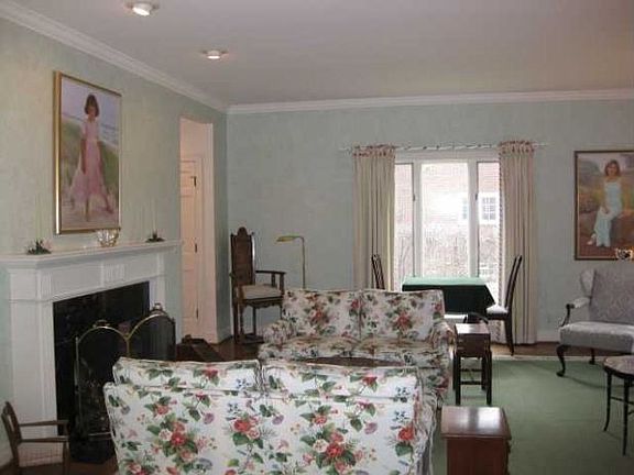 3rd image of 35 New Amsterdam Ave