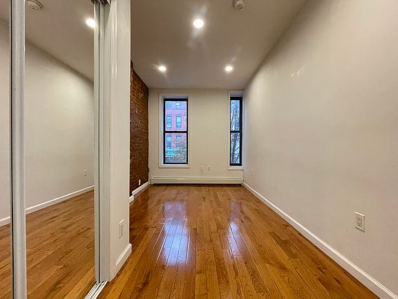 3rd image of 739 Franklin Ave #4