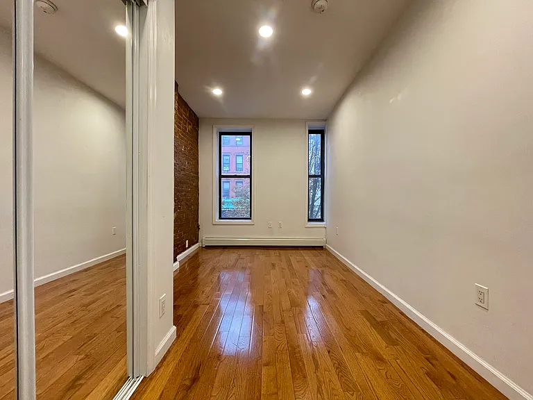 739 Franklin Ave #2 — Photo 3