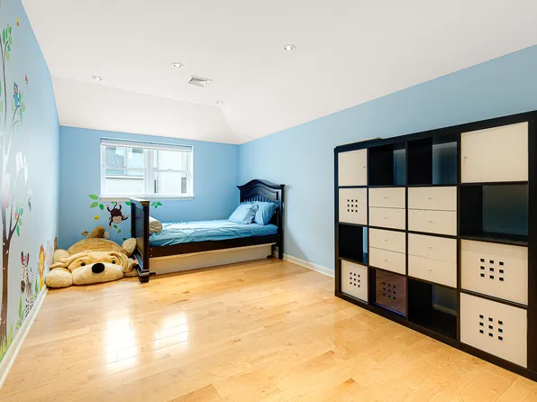 58-10 83rd Place image 22 of 36