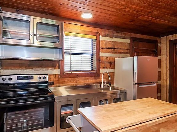 3rd image of 2542 Old Sardis Rd #1