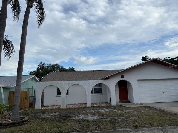 11206 Golden Ridge Dr, Seminole, FL 33772