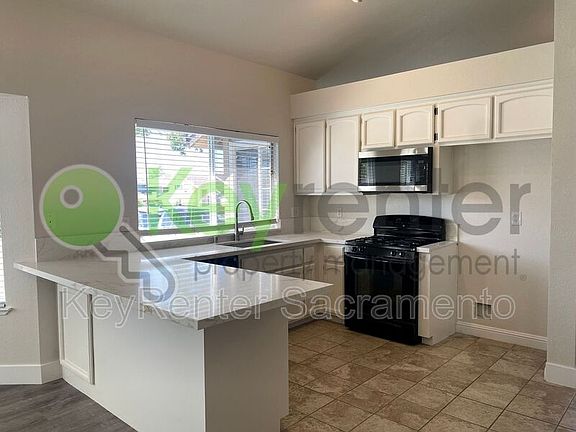 5th image of 5627 Terrace Dr
