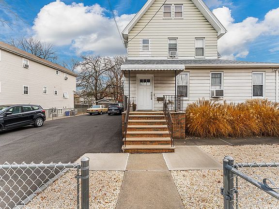 5th image of 371 Van Pelt Ave