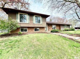 4507 W Knoboak Dr, Peoria, IL 61615