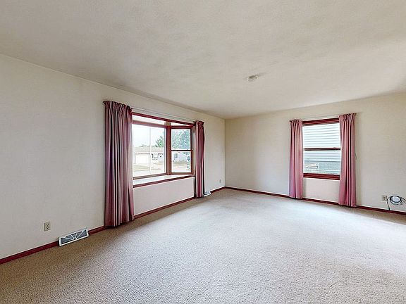 2nd image of 2225 Saint John Dr
