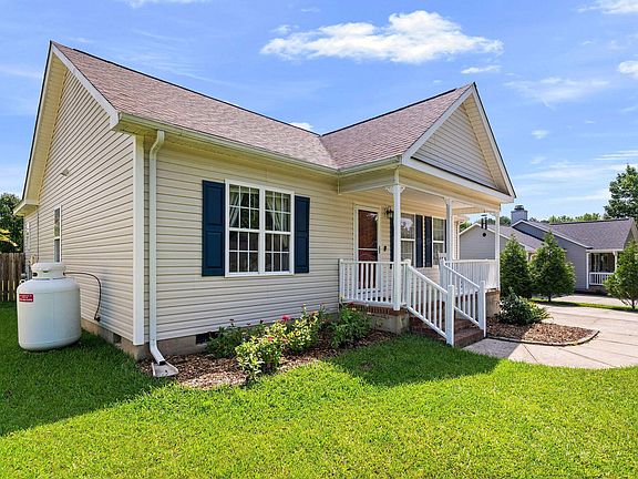 4th image of 211 Courtland Dr