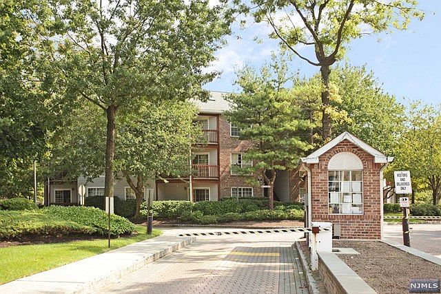 1st image of 1528 Westgate Dr #1528