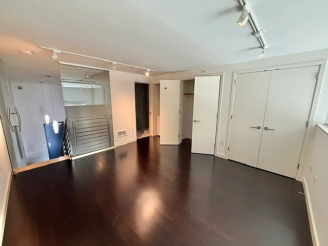 188 King St #401 — Photo 20
