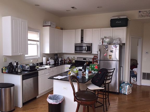 2nd image of 1513 N Wood St #3SN