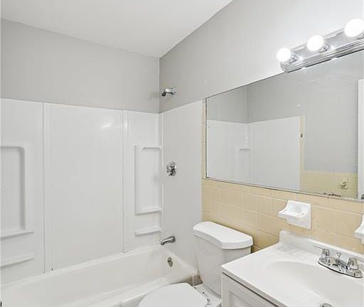 5th image of 1150 Ogden St #305
