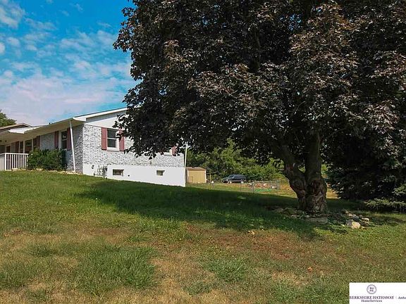 3rd image of 3260 Sherwood Dr