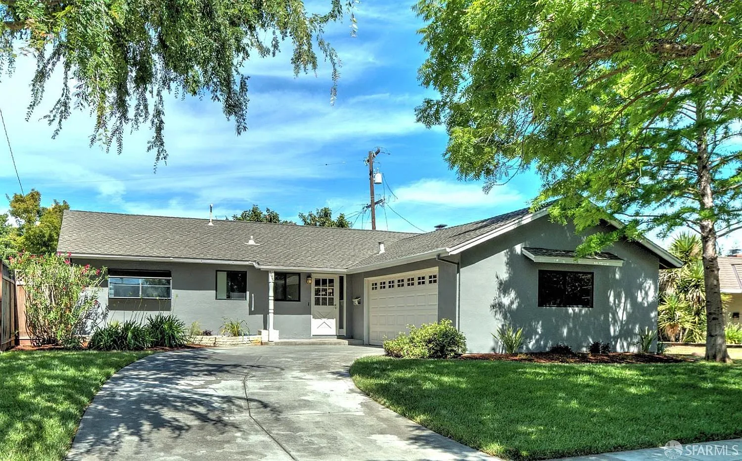 3 bed, 2.0 bath, 1300 sqft, $5,200 — Photo 1