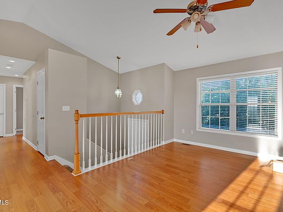 4th image of 114 Mountain Creek Ct