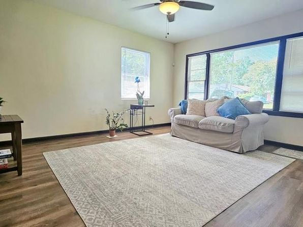 307 Woodview Ave #307