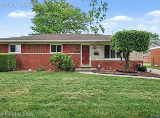 31240 Regal Dr, Warren, MI 48088