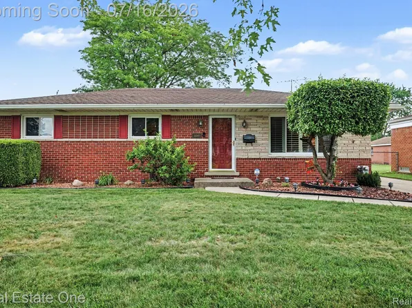 31240 Regal Dr, Warren, MI 48088