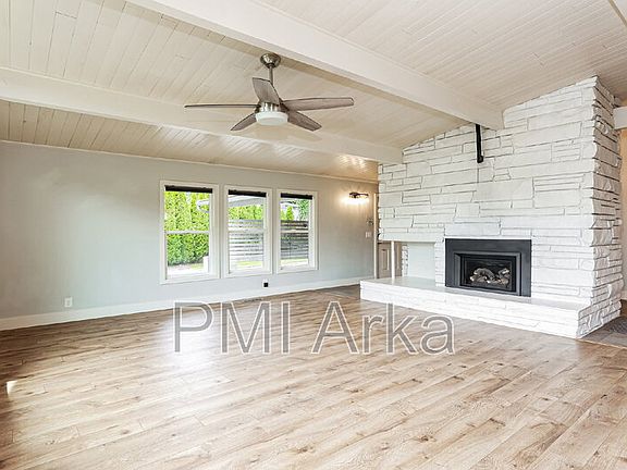 4th image of 33 243rd Pl SE