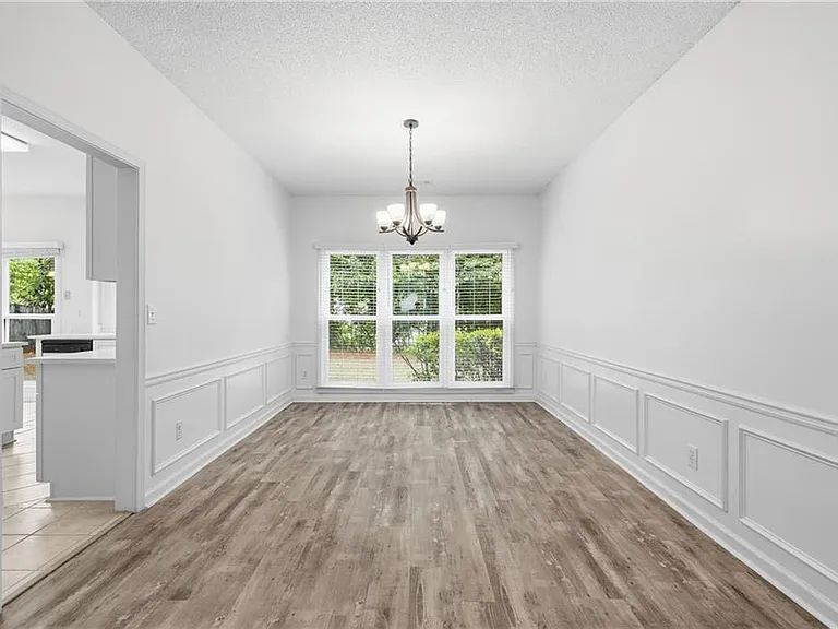 6430 Barwick Ln — Photo 6