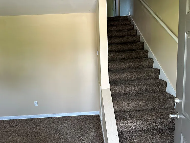 105 Chesapeake Ct — Photo 6
