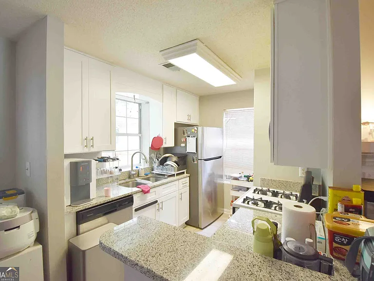 115 S Fairfield Dr — Photo 7