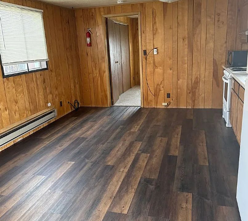 2nd image of 2296 Doane Ln #A
