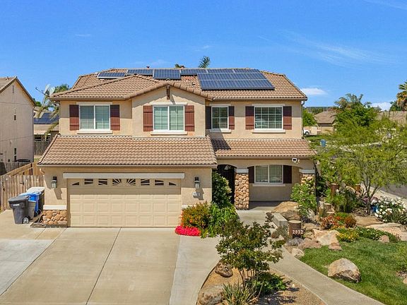 3rd image of 2032 N Vine Cir