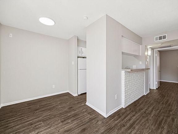 5th image of 201 Emerson St APT 17