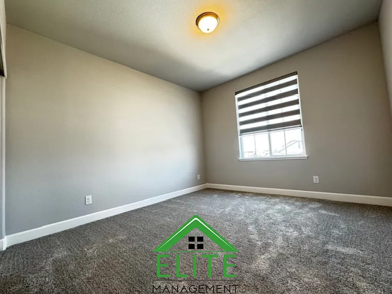 3008 Vaughn Way — Photo 16