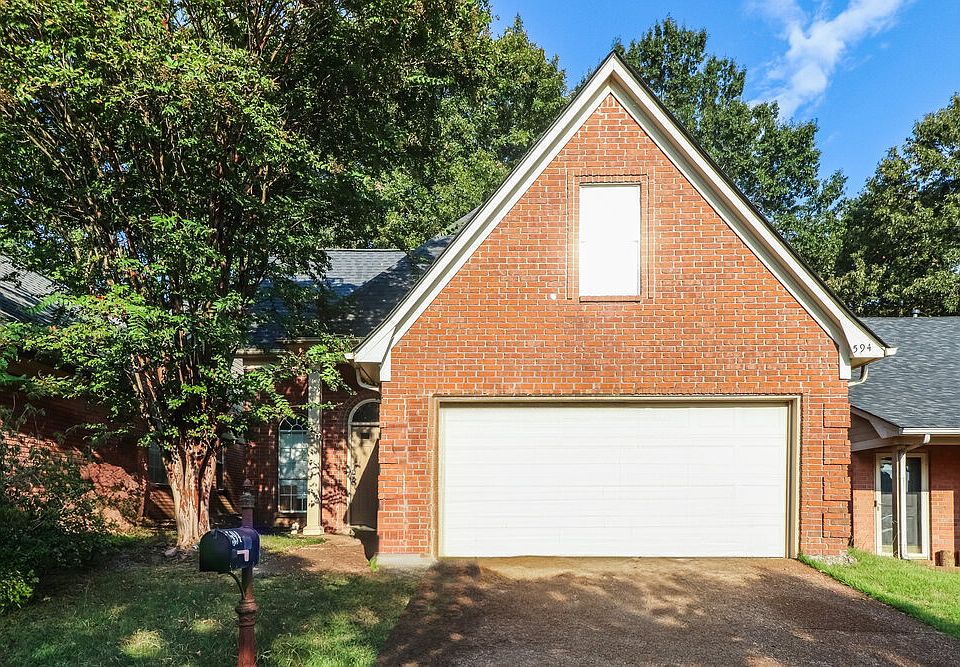 1st image of 594 Ashley Glen Cir E