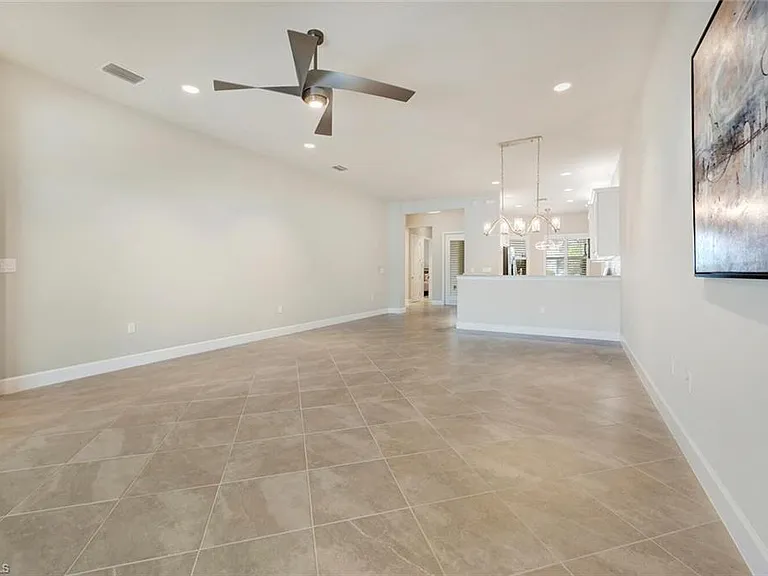 28496 Burano Dr — Photo 8