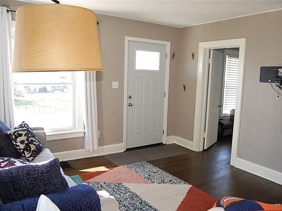 2nd image of 1726 Freeman Ave
