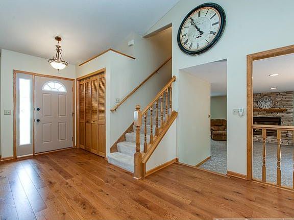 2nd image of 1010 Woodlawn Ct
