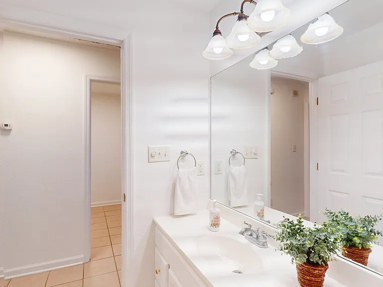 119 Celeste Ct — Photo 21